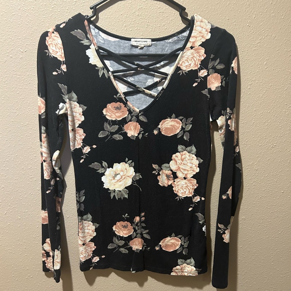 Long‎ sleeve floral top